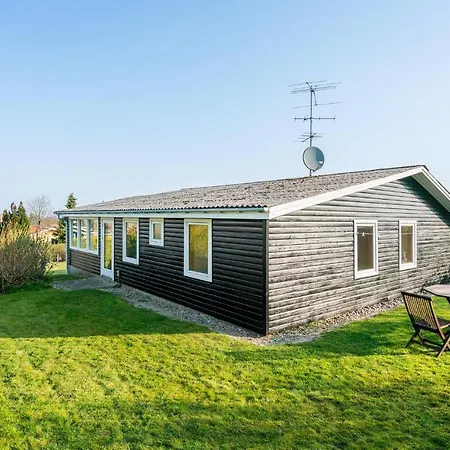 Ferienhaus 3 Bedroom Pet Friendly In Bogense