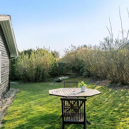 3 Bedroom Pet Friendly In