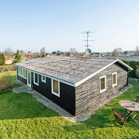 3 Bedroom Pet Friendly In *