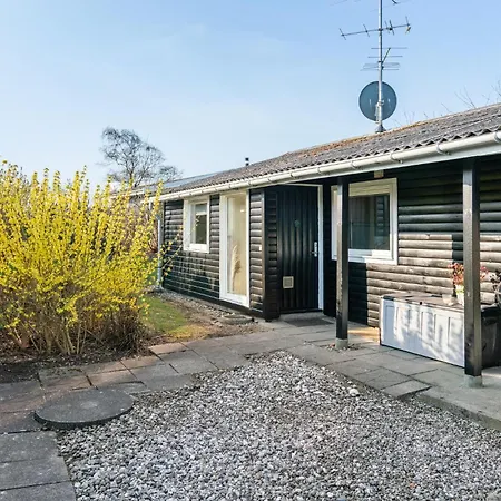 Holiday home 3 Bedroom Pet Friendly In *
