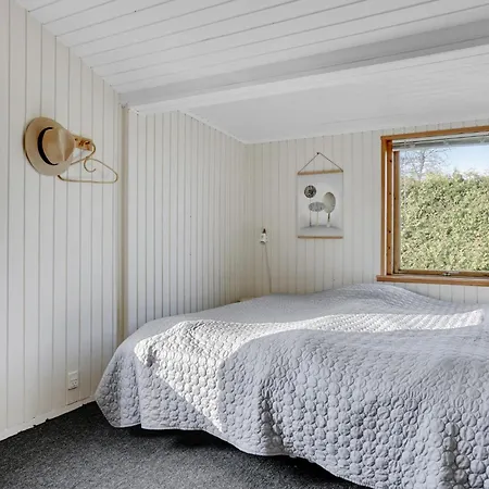 Ferienhaus 3 Bedroom Pet Friendly In