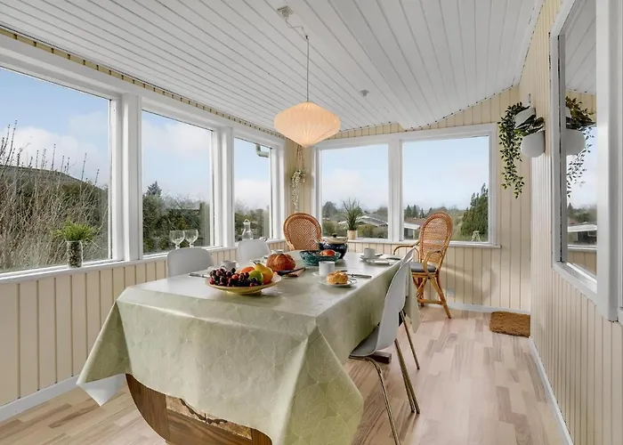 3 Bedroom Pet Friendly In Nyaraló