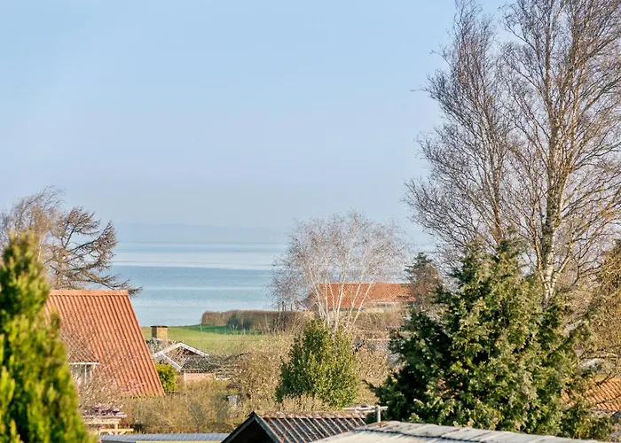 3 Bedroom Pet Friendly In *